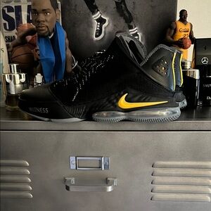 Nike Black and Yellow Athletic Sneakers